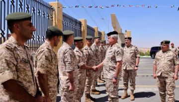الحنيطي يزور مديرية المشتريات الدفاعية