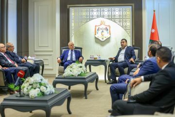 السعود يؤكد خلال لقائه وفدا فلسطينيا ثوابت الموقف الأردني بقيادة الملك في دعم القضية الفلسطينية السعود يؤكد خلال لقائه وفدا فلسطينيا ثوابت الموقف الأردني بقيادة الملك في دعم القضية الفلسطينية