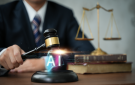 الذكاء الاصطناعي يكتب التاريخ في القضاء البريطاني