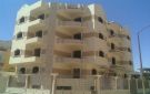 وفاة عامل مصري إثر سقوطه من أعلى عمارة في المزار الشمالي