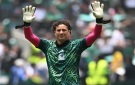 لن نراه كل 4 أعوام.. الحارس الأسطوري أوتشوا يعلن اعتزاله الدولي بعد مونديال 2026