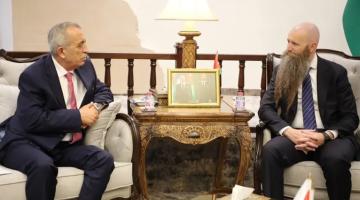 وزير الثقافة يلتقي السفير الأميركي لدى الأردن وزير الثقافة يلتقي السفير الأميركي لدى الأردن
