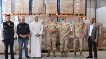 القوات المسلحة تتسلم مساعدات طبية من سلطنة عمان القوات المسلحة تتسلم مساعدات طبية من سلطنة عمان
