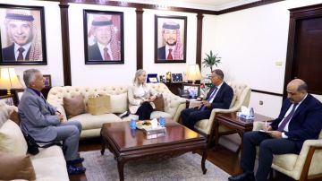 وزير الداخلية يبحث والسفيرة الهولندية تعزيز التعاون الأمني وزير الداخلية يبحث والسفيرة الهولندية تعزيز التعاون الأمني