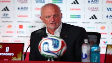 الاتحاد العراقي يتفاوض مع أرنولد بشأن تجديد عقده الاتحاد العراقي يتفاوض مع أرنولد بشأن تجديد عقده
