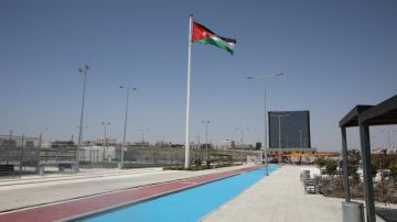 إغلاق مؤقت لحديقة النشامى لاستكمال أعمال تركيب مضمار المشي إغلاق مؤقت لحديقة النشامى لاستكمال أعمال تركيب مضمار المشي