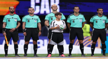 طاقم تحكيم أردني يدير مباراة اليوم بين إنجلترا والكونغو في المونديال