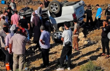 إصابة عائلة أردنية بحادث انقلاب مركبة في سورية إصابة عائلة أردنية بحادث انقلاب مركبة في سورية