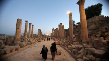 ارتيموس يحتضن أمسية شعرية في مهرجان جرش ارتيموس يحتضن أمسية شعرية في مهرجان جرش