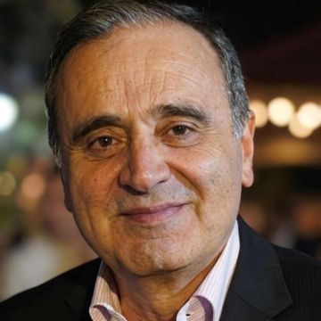 أوقفوا قتل الكلاب واقعدوا واستريحوا أوقفوا قتل الكلاب واقعدوا واستريحوا