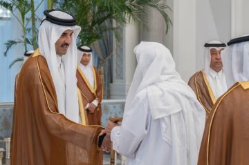 أمير قطر يستقبل وفود التعازي لليوم الثالث أمير قطر يستقبل وفود التعازي لليوم الثالث