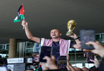 بعد مشاركة تاريخية في مونديال 2026.. استقبال حاشد لطاقم التحكيم الأردني في عمان بعد مشاركة تاريخية في مونديال 2026.. استقبال حاشد لطاقم التحكيم الأردني في عمان
