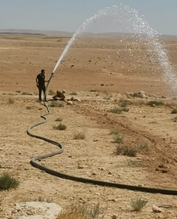 ضبط اعتداءات على خط مياه ناقل جنوب عمان ضبط اعتداءات على خط مياه ناقل جنوب عمان