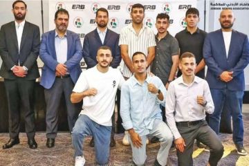 ملاكمو المنتخب الوطني يوقعون عقودا احترافية للمشاركة في منظمة إي آر بي ملاكمو المنتخب الوطني يوقعون عقودا احترافية للمشاركة في منظمة إي آر بي
