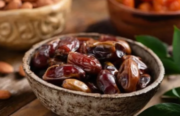 فوائد تناول التمر على الريق يوميا.. ماذا يحدث لجسمك؟ فوائد تناول التمر على الريق يوميا.. ماذا يحدث لجسمك؟