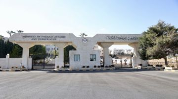الأردن يدين الاعتداء الإيراني الغاشم على مبنى في الكويت الأردن يدين الاعتداء الإيراني الغاشم على مبنى في الكويت