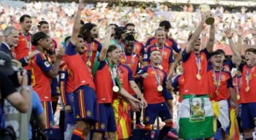 كم تبلغ مكافأة منتخب إسبانيا بعد الفوز بكأس العالم؟ كم تبلغ مكافأة منتخب إسبانيا بعد الفوز بكأس العالم؟