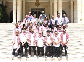 رئيس الديوان الملكي يلتقي وفدا من منتخب كرة القدم لقصار القامة رئيس الديوان الملكي يلتقي وفدا من منتخب كرة القدم لقصار القامة