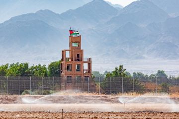 خبير إسرائيلي: الأردنيون غير مستعدين لمقايضة الدعم للفلسطينيين بالمياه.. يتعرضون للابتزاز خبير إسرائيلي: الأردنيون غير مستعدين لمقايضة الدعم للفلسطينيين بالمياه.. يتعرضون للابتزاز