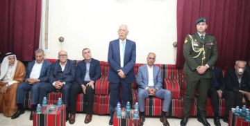 مندوبا عن الملك وولي العهد.. العيسوي يعزي عشيرة القرعان مندوبا عن الملك وولي العهد.. العيسوي يعزي عشيرة القرعان