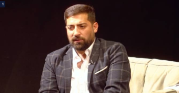 وعكة صحية تلم بالفنان الأردني احمد سرور وعكة صحية تلم بالفنان الأردني احمد سرور