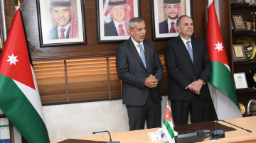 49 محاميا يؤدون اليمين القانونية أمام وزير العدل 49 محاميا يؤدون اليمين القانونية أمام وزير العدل