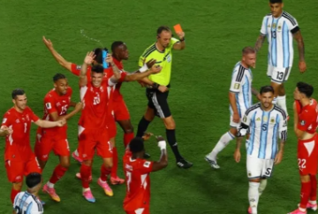 زلزال تحكيمي بعد المونديال .. مجلس الفيفا يعترف بخطأ طرد إيمبولو أمام الأرجنتين
