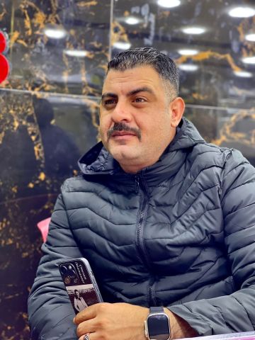 الدكتور الحسينات يقدم التهنئة بمناسبة زفاف إبن العم: الدكتور الحسينات يقدم التهنئة بمناسبة زفاف إبن العم:
