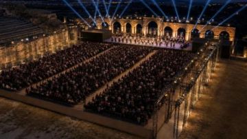 الهيبدروم يحتفي بالفلكلور المصري في مهرجان جرش الهيبدروم يحتفي بالفلكلور المصري في مهرجان جرش