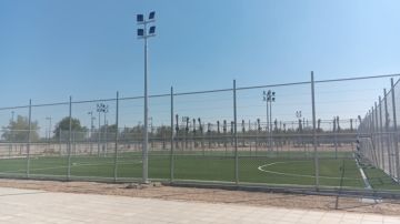 استكمال إنشاء ملاعب رياضية جديدة في كورنيش البحر الميت استكمال إنشاء ملاعب رياضية جديدة في كورنيش البحر الميت