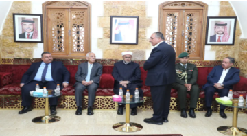 مندوبا عن الملك وولي العهد.. العيسوي يعزي الخصاونة وأبو رمان والعواملة مندوبا عن الملك وولي العهد.. العيسوي يعزي الخصاونة وأبو رمان والعواملة