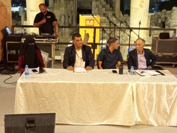 أمسية شعرية على مسرح ارتيمس جرش أمسية شعرية على مسرح ارتيمس جرش