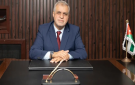 الفرجات يطمئن على سلامة طاقم طائرة الملكية بعد حادث نيويورك