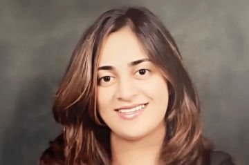 الموت يفجع الفنانة نجلاء فتحي بابنتها الوحيدة الموت يفجع الفنانة نجلاء فتحي بابنتها الوحيدة