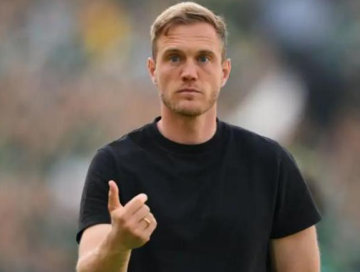 ماذا قال فيسينج للاعبي الاتحاد بعد اكتساح الجزيرة؟ ماذا قال فيسينج للاعبي الاتحاد بعد اكتساح الجزيرة؟