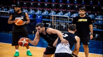 منتخب السلة يواجه أستراليا اليوم في التصفيات المؤهلة لكأس العالم 2027 منتخب السلة يواجه أستراليا اليوم في التصفيات المؤهلة لكأس العالم 2027