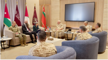 الحنيطي يستقبل عضو لجنة القوات المسلحة في مجلس الشيوخ الأمريكي الحنيطي يستقبل عضو لجنة القوات المسلحة في مجلس الشيوخ الأمريكي