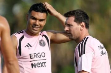 كاسيميرو مستغرباً: كيف يلعب ميسي بعد وفاة والده بأيام ؟