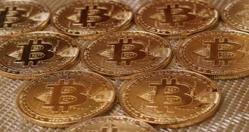 البيتكوين تقفز فوق 77 ألف دولار للمرة الأولى منذ مايو 2026 البيتكوين تقفز فوق 77 ألف دولار للمرة الأولى منذ مايو 2026
