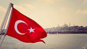 أنقرة تستدعي السفير الأوكراني بسبب الهجوم على سفينتين تركيتين أنقرة تستدعي السفير الأوكراني بسبب الهجوم على سفينتين تركيتين