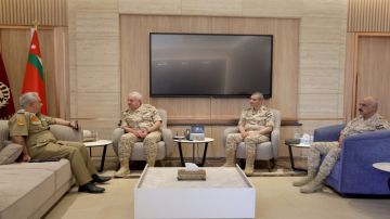 الحنيطي يستقبل مدير عام إدارة الخدمات الطبية الليبية الحنيطي يستقبل مدير عام إدارة الخدمات الطبية الليبية