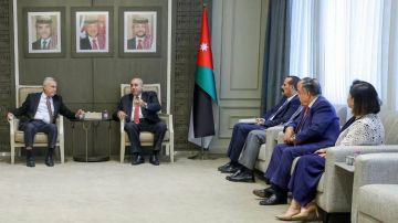 القاضي يلتقي وفدا من أعضاء النادي الدبلوماسي الأردني القاضي يلتقي وفدا من أعضاء النادي الدبلوماسي الأردني