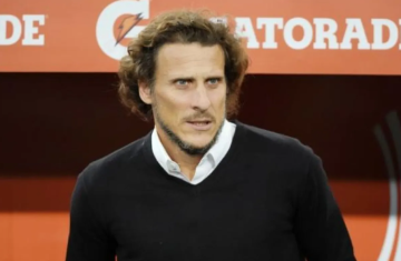 دييغو فورلان مدربا لمنتخب أوروغواي دييغو فورلان مدربا لمنتخب أوروغواي