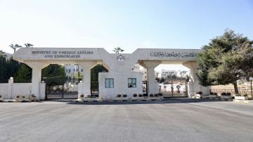 الأردن يدين اقتحام السلطات الإسرائيلية وإخلاءها مركز قلنديا التابع للأونروا بالقدس