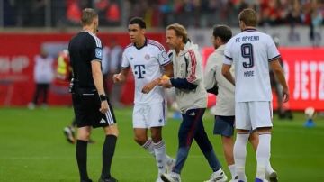 موسيالا يفقد الوعي مجددا .. واللاعب يكشف مرضه موسيالا يفقد الوعي مجددا .. واللاعب يكشف مرضه
