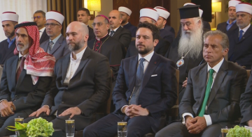 نائب الملك يحضر الفعالية الدينية بمناسبة ذكرى المولد النبوي نائب الملك يحضر الفعالية الدينية بمناسبة ذكرى المولد النبوي