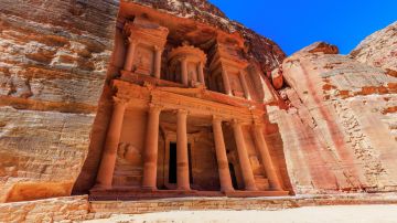 البترا تستقبل أكثر من 281 ألف زائر في 7 أشهر البترا تستقبل أكثر من 281 ألف زائر في 7 أشهر