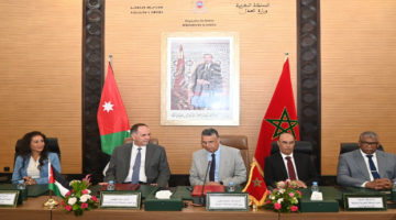 الأردن والمغرب يوقعان اتفاقية لتسليم أشخاص مطلوبين بجريمة أو لتنفيذ عقوبة سالبة للحرية الأردن والمغرب يوقعان اتفاقية لتسليم أشخاص مطلوبين بجريمة أو لتنفيذ عقوبة سالبة للحرية