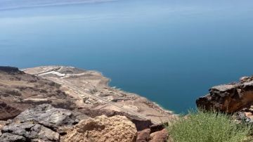 البحر الميت ليس ميتا تماما : كيف نشأ ولماذا يواجه خطر الانحسار؟ البحر الميت ليس ميتا تماما : كيف نشأ ولماذا يواجه خطر الانحسار؟