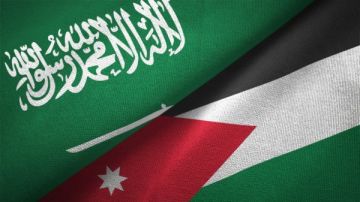 الصفدي ونظيره السعودي يؤكدان أهمية التنسيق لتعزيز أمن واستقرار المنطقة الصفدي ونظيره السعودي يؤكدان أهمية التنسيق لتعزيز أمن واستقرار المنطقة